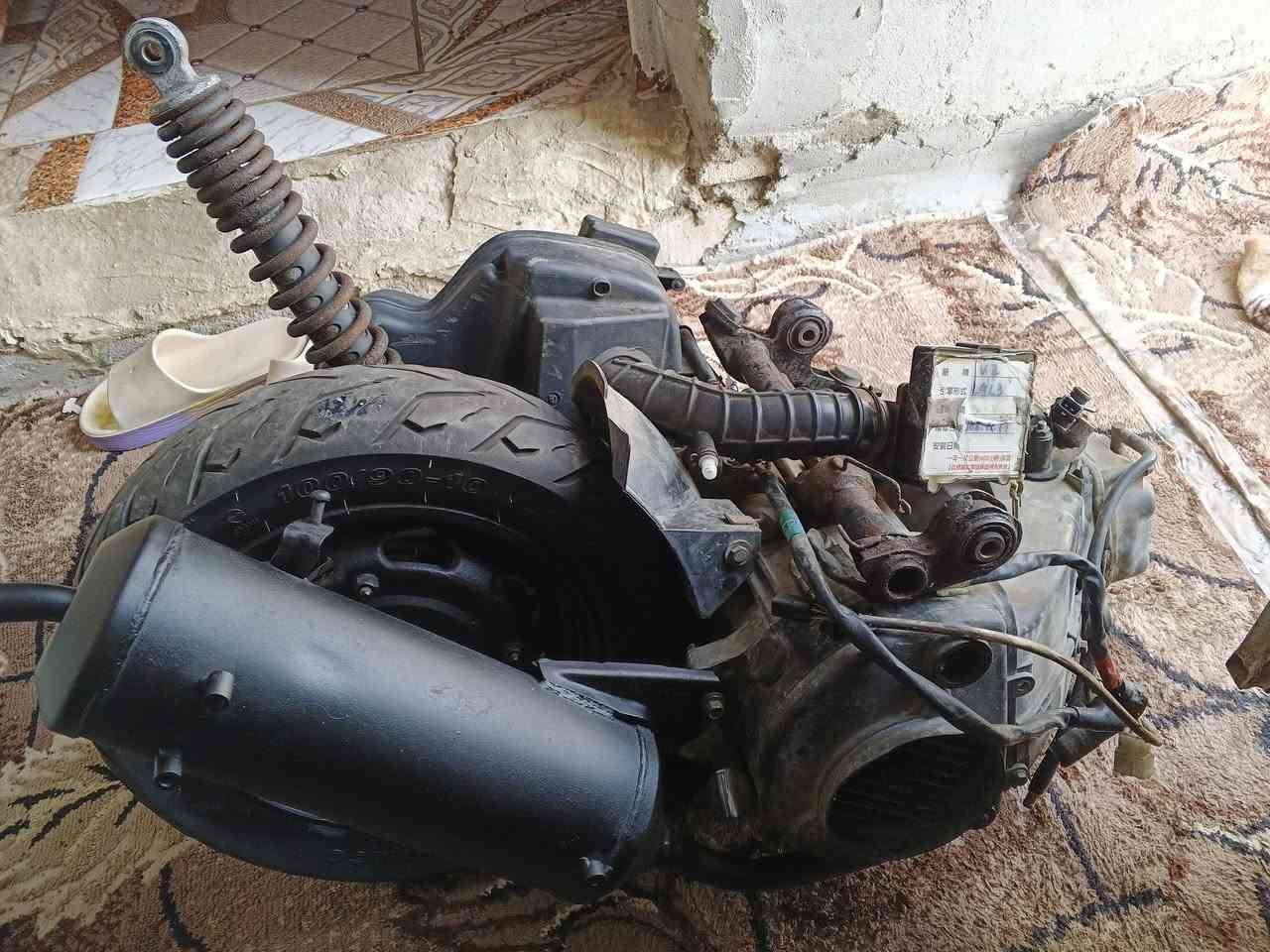 محرك كامكو شغال كلشي ما بيه بس مبدل بيه بستم وبوشه محرك شغال ستفسار تصال ***********
