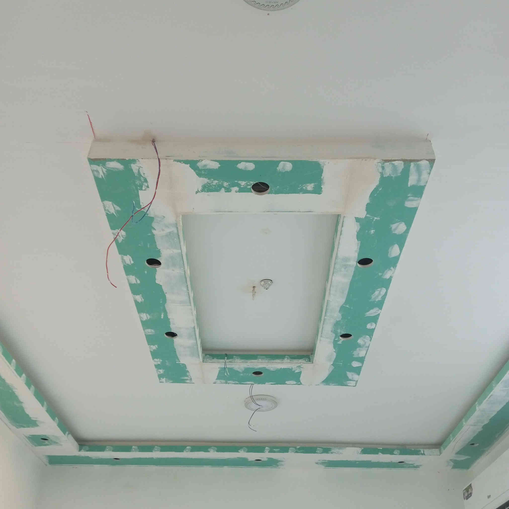 سلام عليكم حبايب طبعاً نعمل الجميع الديكورجبس بورد والملكي المغربي والسقوف الثانويه هذا جزء من عملنه الديكور 🔨🔨
"اسعار مميزة كرسته وعمل بسعار مناسبه ذو جودة عالية  مع دقة في العمل العنوان #الانبار اي استفسار تواصل  الخاص اوعل الهاتف/***********
و بأسعار مناسه للجميع
