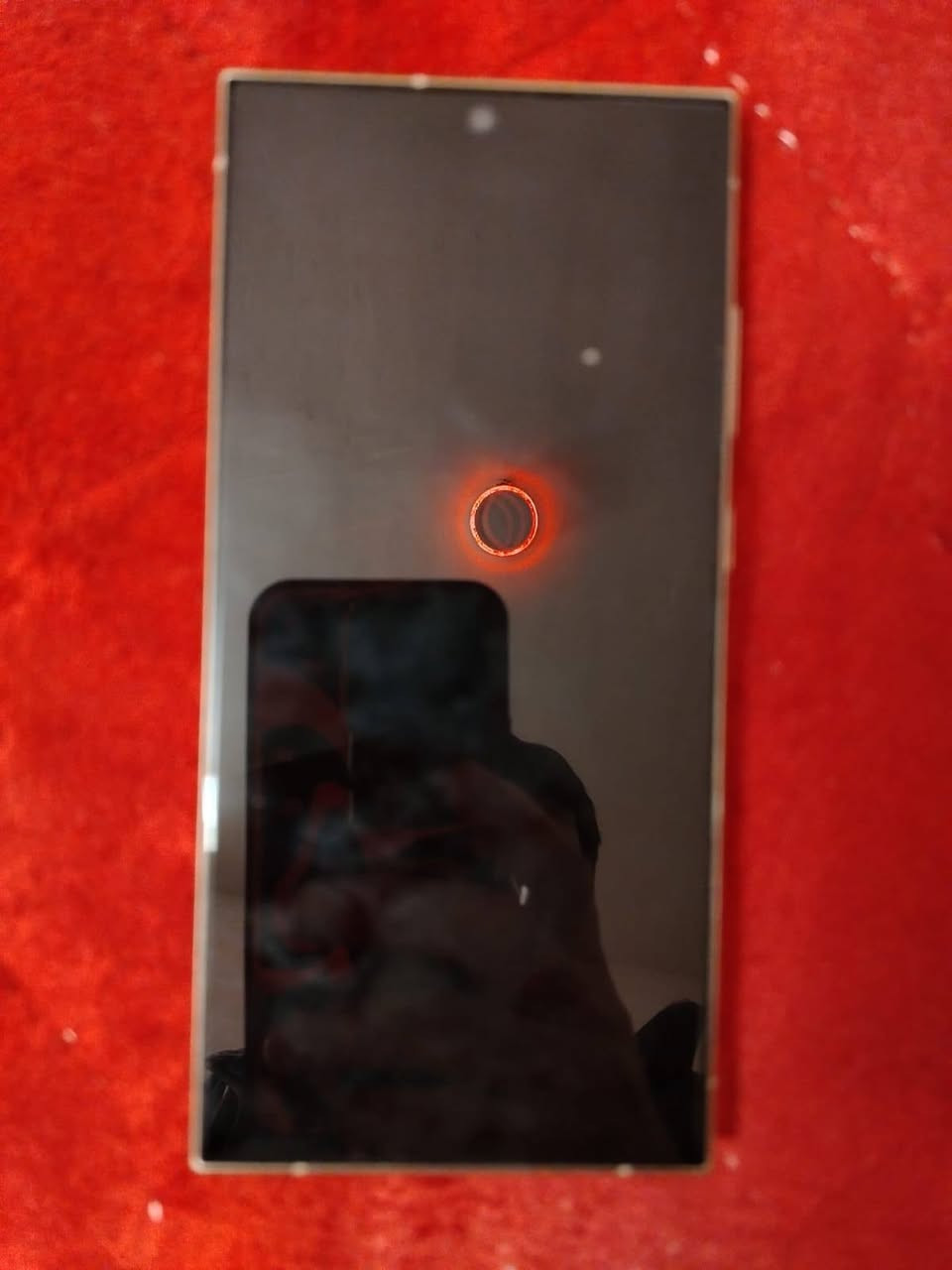 السلام عليكم جهاز اس 24 الترا ذاكره 512 ضمان عبن الفهد اللون ذهبي نظيف جدا جدا نظافه 100% عدا فطرر بالظهر قبل يومين وقع مني ملحقاته كاملة مع لاصق شاشة اصلي وحافظة اصليه مال سامسونج الاجت ويه نسخة التيرا بنفسجية للبيع سعر 975 او مراوس الجهاز اس 25 اف اي واخذ فرق العنوان بغداد الزعفرانيه للاتصال ***********
