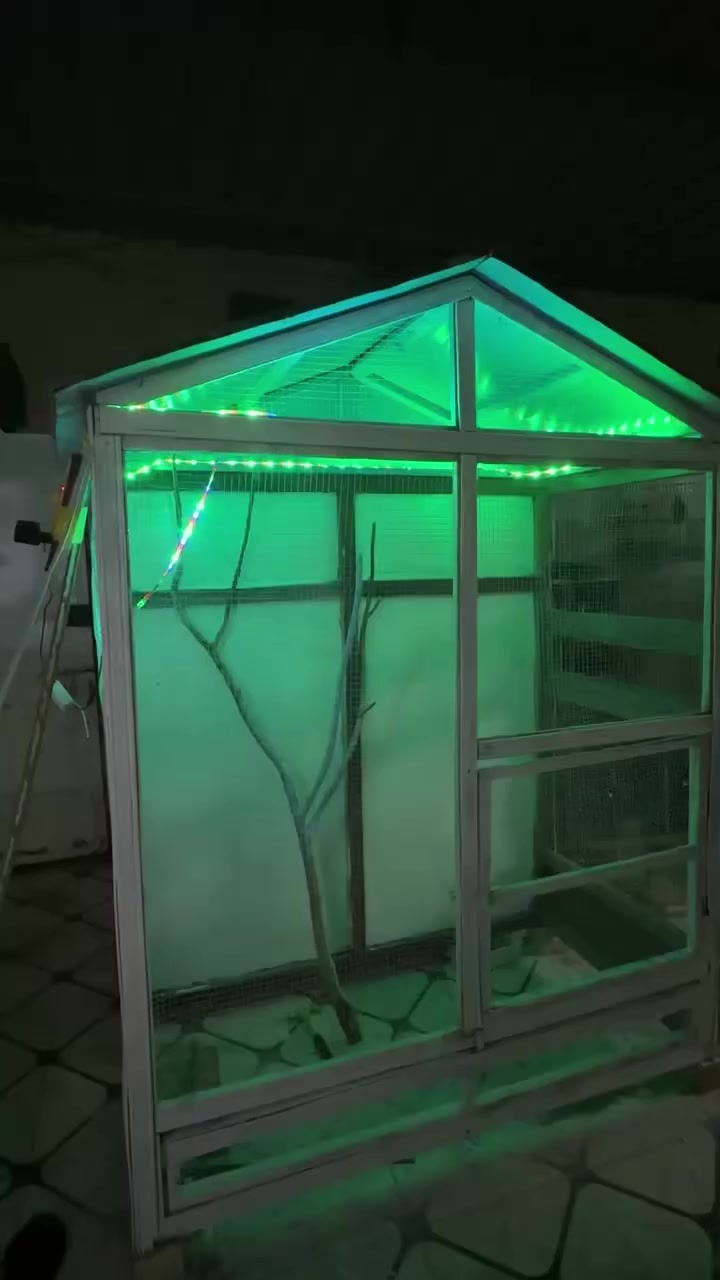 قفص خشب السعر 100
اطول مترين وربع 
♥️
العرض مترين 
♥️
عرض داخل متر مكاني بوبيات عمود73 توصيل موجود ***********
