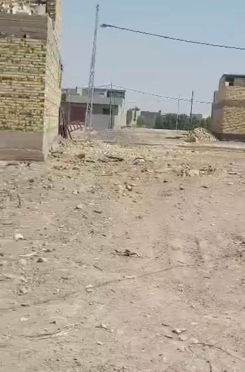 قطعة أرض للبيع مساحه ٦٧٠متر
 طابو زراعي سند٢٥ واجه ٣١متر ونص نزال ٢١متر
 داخل حي سكني خدمات كامله ماء اسأله كهرباء ظفيرة مدارس عنوان حله وردية سيف سعد شارع المشجر مقابل حي ابو طالب قرب الملعب
 للإستفسار اكثر مراسله صفحه او الاتصال على الرقم الهاتف
***********
*********** حلة, بابل
