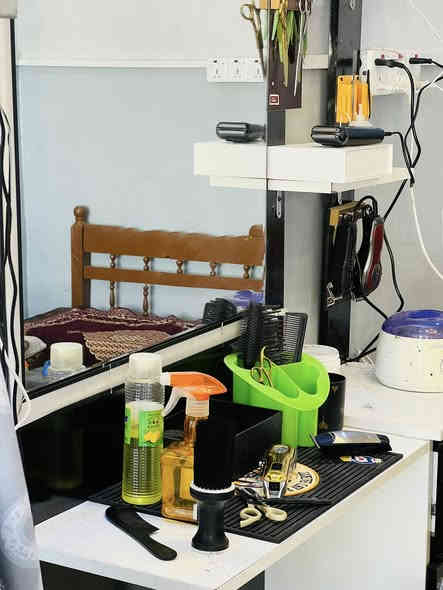 🎉 عدنا على بركت الله تم افتتاح🎊
صالون حلاقة العمدة
بإدارة ( عماد البدر)
---
🪒 خدماتنا المميزة:
✂️ أحدث قصات الشعر العصرية
💈 تصفيف وتنسيق الشعر
🧴 العناية بالبشرة والتنظيف العميق بلماسك
---
👦 مخصص لجميع الأعمار:
• شباب • رجال • أطفال
---
⏰ ساعات العمل اليومية:
9:00 صباحاً - 12:00 منتصف الليل
عدا يوم الاثنين عطله
---
🎁 عرض الافتتاح الخاص:
خَصْم ٢٠٪ 💰
لمدة ثلاثة ايام يبدأ من الثلاثاء القادم
📅 من 2 إلى 2025/12/4
---
📍 العنوان:
ناحية الشورة - شارع 60 داخل السوق العصري (القيصرية)
بلقرب من مجمع بركات الغيث الطبي
---
📞 للحجز والاستفسار:
***********
انمار الجبوري جاسم الحويحي @الجميع
