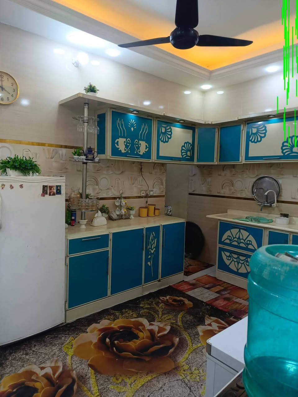 السلام عليكم بيت للبيع المساحه 180متر طابو زراعي سند 25 متوفره كافة الخدمات يحتوي على غرفتين واستقبال وصاله ومطبخ حار وبارد وصحيات داخليه وخارجيه العنوان كربلاء طويريج الحولي خلف حلويات ابو سلام السعر اتصال او مراسلة واتساب 
***********
***********
