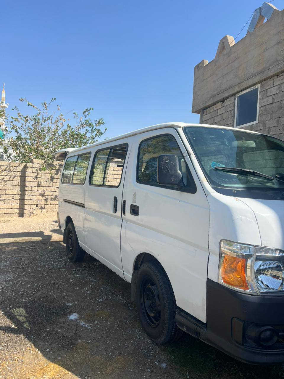 نيسان موديل ٢٠٠٧للبيع بيها باب سكن سبغ وبيها شوية بارد مكان اربيل ***********
