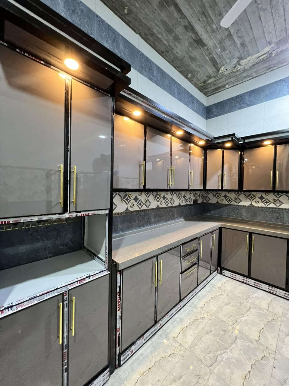 كاونتر ألمنيوم 
#معمل_علاوي_للالمنيوم_والخشب #نعمل #غرف #معمل #مطابخ_MDF #ديكوراتداخليه #ديكورات #يستاهلون #العراق #الدقه_المطابخ #مطابخ #ذي_قار


**إذا كنت صاحب هذا الإعلان وتريد حذفه لأي سبب، رجاءا أرسل رسالة إلى الدعم الفني**