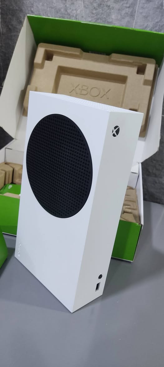 عندي Xbox series s
مستعمل نضيف ما داخل صيانه ولا مفتوح 
كارتونه + يده الاصليه 
نظافة ٩٥ ٪ 
سعره 370 الف
للتفاصيل التواصل خاص او اتصال على الرقم 
***********

