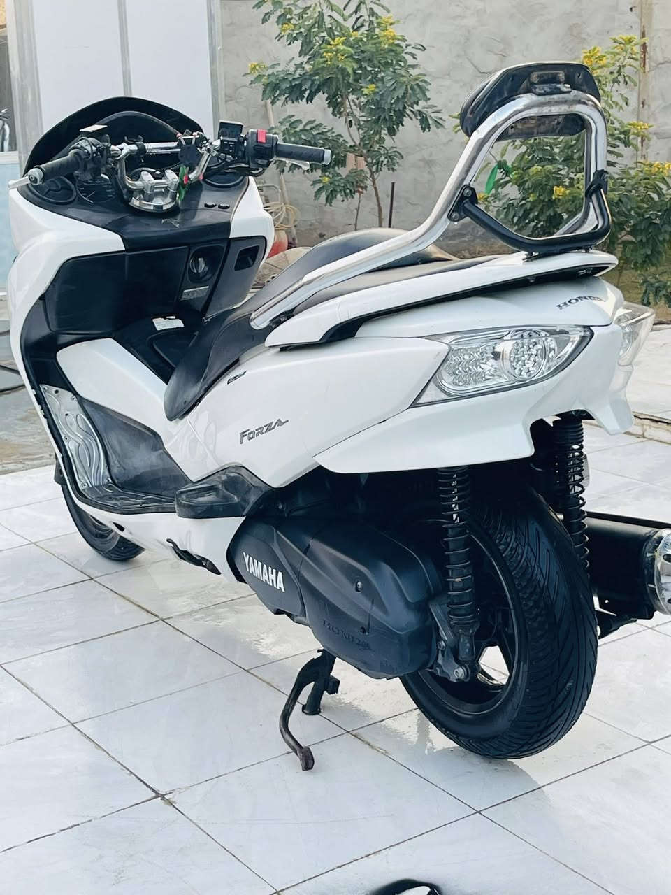 سلام عليكم فورزه 10 مكفوله كفاله عامه اوراق كامله مدفوعه كمرك جاهزه للترقيم دراجه بلاديه وجديده بصمه سويج طوارئ 
استاند حساس كلوب جنطه جك جنطه شلع معدل فول سبايدر 
بك لات كرستال شوته نيكل كهربائيات كله شغال اشاير عالي ناصي كله عله وضع شركه/

/مكان بابل توصيل 🚚/ سعر 13 ونص / ***********
