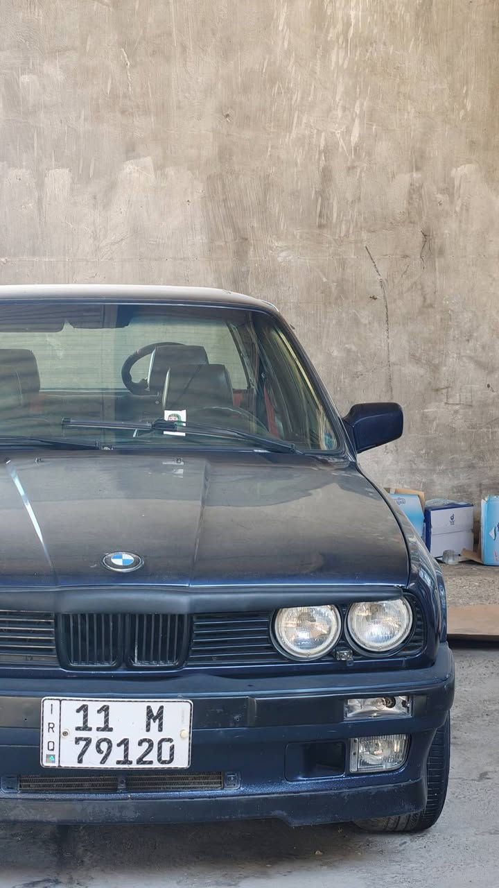 السلام عليكم للبيع او مراوس حسب القناعة
BMW E30 325i

مكينة 25 مفتوح بدون تبخير وتنقيص 
تبريد شغال 
كير عادي شورت شفت نمرة طويلة 
اكسل بلادي جديد 
حدادية امامية خلفيه كله تضيفة وخير من الله

كهربائيات كله شغاله بدون جطلات
وميكانيك كله كاملة مكملة مكفولة

رقم بغداد مشروع وطني باسمي تحويل ثاني يوم سنوية ساقطه قبل 5 اشهر 
دوس جوانب AC 
لحيه خلفية AC
سبايدر  m1
السيارة كاملة مسويلة ادامة كامله :
بلكات جدد 
نوزلات جدد 
فيت بم جديد
فلتر بانزين جديد 
راديتر جديدة 
مروحه ميني كوبر اصلية جديدة 
واتر بم جديد 
قوايش تبريد وال بور وال داينمو كله جديد اصلي بدلتهن 

السيارة بدون ضربة بدون خياسات بدون كص شواصي جدا نضيفة 

كل نقص مابيه فقط ترتيبات بسيطة 

مكاني بغداد البلديات ***********
السعر 53 وبية مجال بسيط

