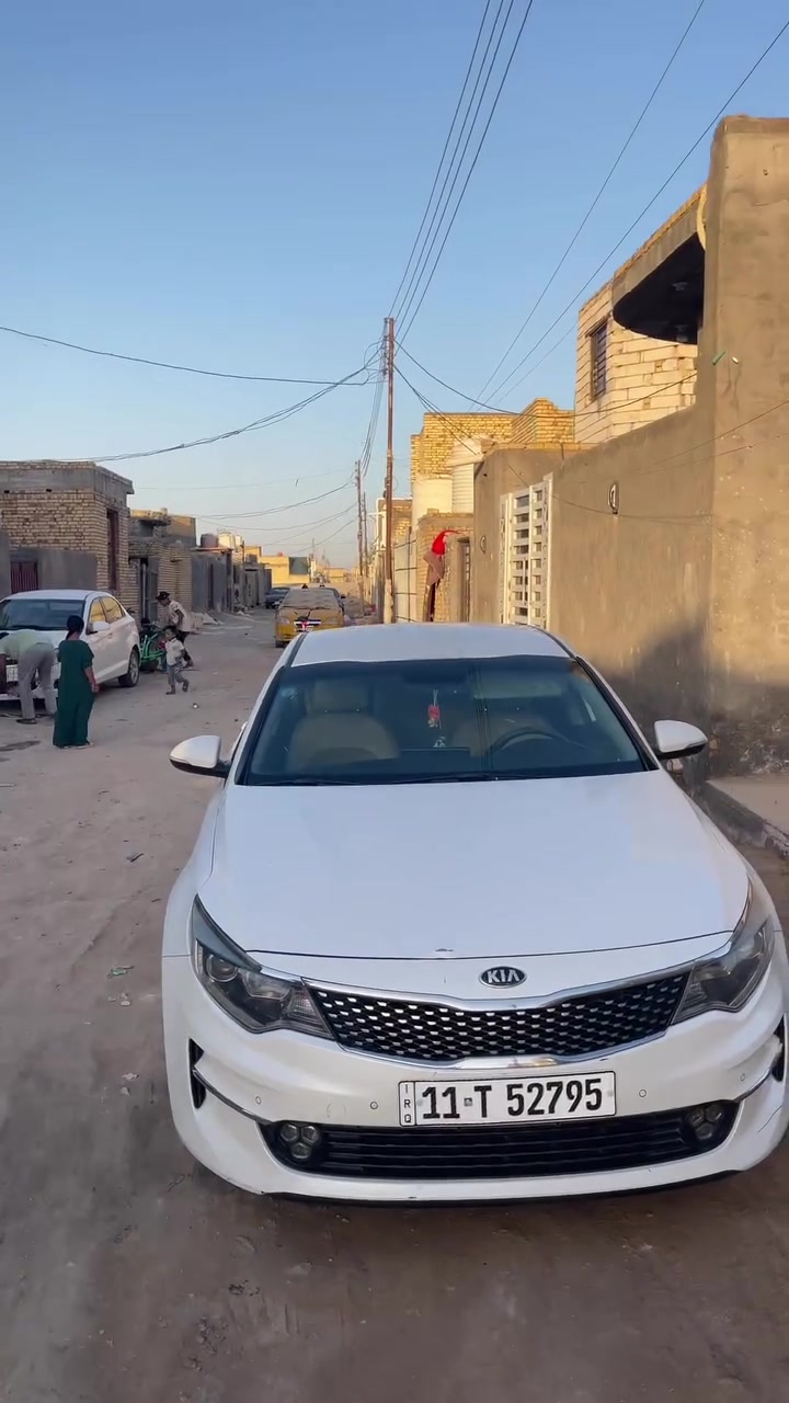 قطعه للبيع على حولي اول فرع مساحه 160 متر لي يريدها يتصل وبخدمته ***********
