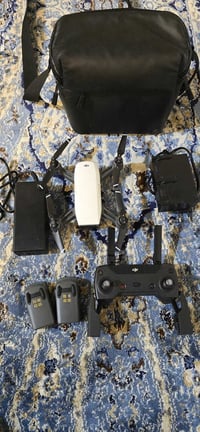 Dji سبارك • كاميرا 4K • ٣ بطاريات