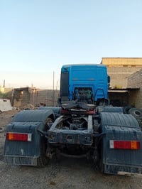 سياره مان موديل 2003 مكينه 410 بم ونوزل و عربانه فلات اربعه محور حداده...