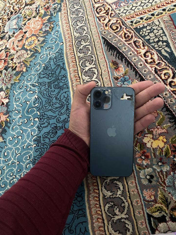 للبيع ايفون 12 برو ماكس ذاكره 256 بطاريه 80 
جهاز بلادي ممفتوح كلشي شغال بس ضهره مكسور 
السعر 425وبي مجال بسيط 

‭0789 356 8419‬
