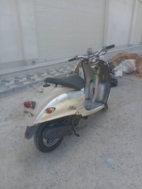 كلاسك محرك يخبل كهربائيات وكيحات كلها شغاله السعر ٢٧٥ وبيها مجال السكن...