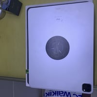 ايباد برو ١٢,٩ • ٢٥٦ • بطارية ٨٧%