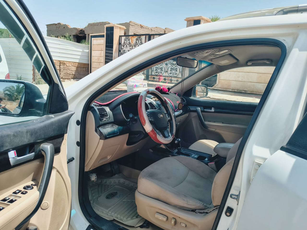 سورنتو 2014 خليجي
محرك ٤سلندر 2400
كير مكينة مكفولات 
تخم تاير جديد 
حدادية جديدة 
تحكم ستيرن 
بردات بيبان 
السيارة بأسمي رقم شمالي.
ملاحظة /السيارة بيها قطع تبديل .
مكفولة من الحادث 
السعر /135$وبيها مجال الشراي يدلل 
رقم الهاتف /***********
