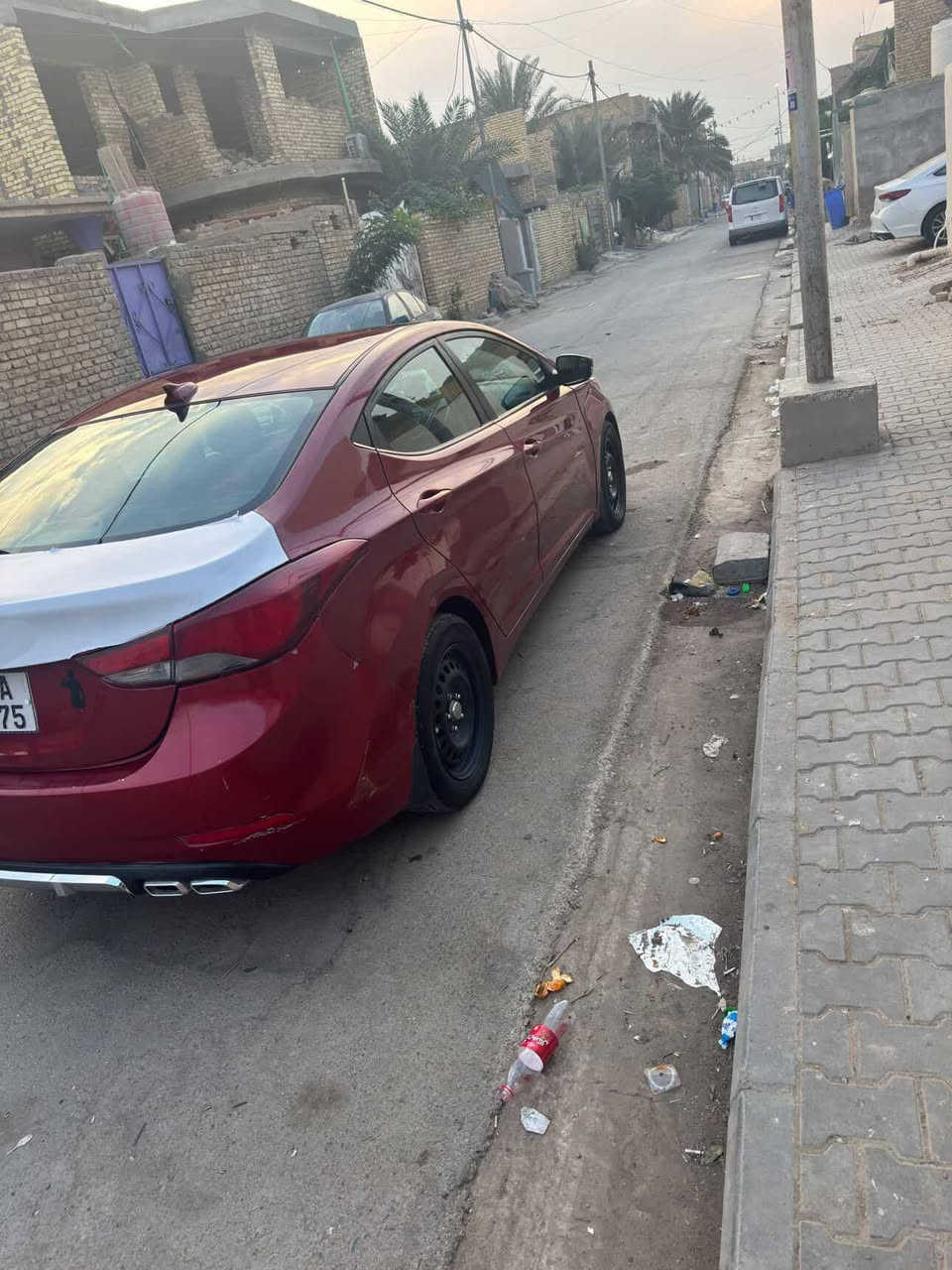 النترا ٢٠١٦ فول مواصفات ١/١ وارد امريكي حادثها جاملغ وقبق جنطه سيارة حلوة ونظيفه
ميكنه ٢٠٠٠
كير atm  المرغوب 
بصمتين 
تحكمات ستيرن كامله
سلايد روف(فتحة بالقمارة) 
مثبت سرعة 
كشنات تدفئه 
اشاير بالمري 
كامرة 
شاشة الصغيرة 
داخل اسود 
بيها منظمة زنون للعالي فقط 
سعرها ١٠٥ وبيها مجال بسيط والله ماكو هيج سيارة بهيج سعر بس متوازي عل بيع 
الاتصال عل رقم ***********
