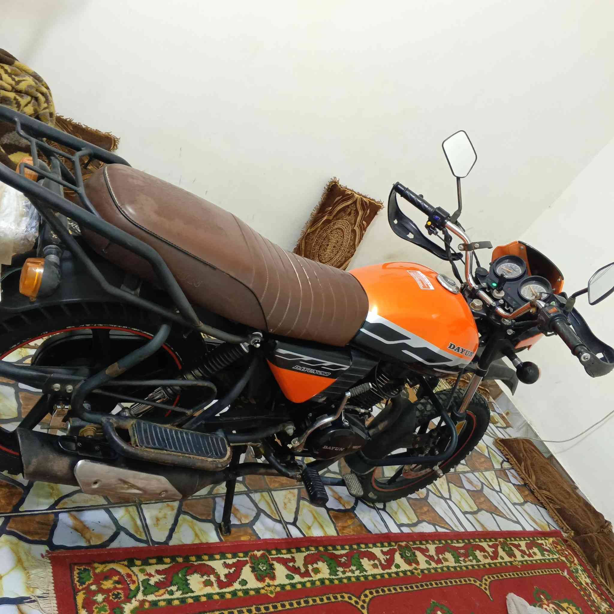 سلام عليكم شباب دايون جبلي فحل2023وراق اصولي دراجه جديده تحكم عن بعد مكينه ٢٠٠حقيقي كتابه حمره طالعه ب٢٠٢٤/٦/١٧دراجه شرط 
ترقيم 
سعر مليون 800وبيه مجال للشراي 
مكاني ناصريه شطره 
رقمي ‭
***********
