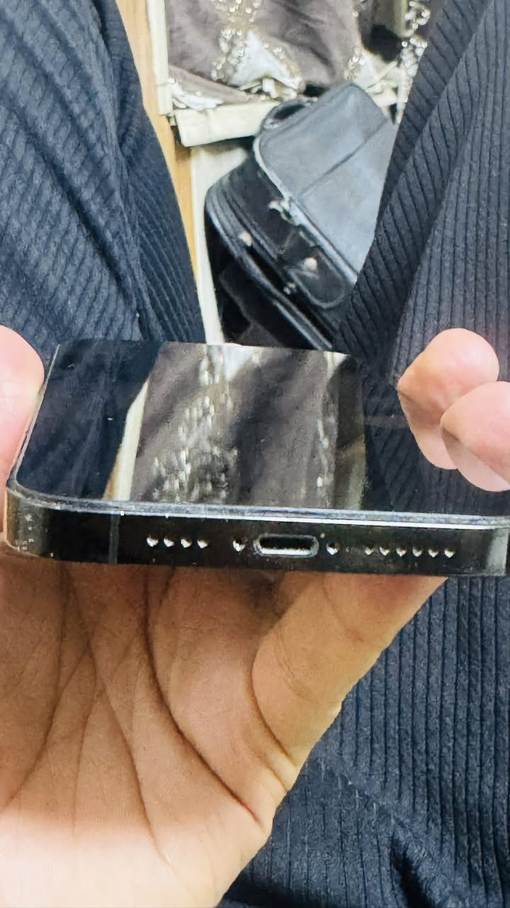 ايفون 14 برو ماكس شرق اوسط
مستبدل شاشه فقط
نوع متوسطة وبيه اثر ليفوك مماثر على
اللمس ابد
سعره 490 وبيه مجال كل بسيط
مكانه بغداد الشعب
***********
تجي تفحص من البيت وتاخذه

