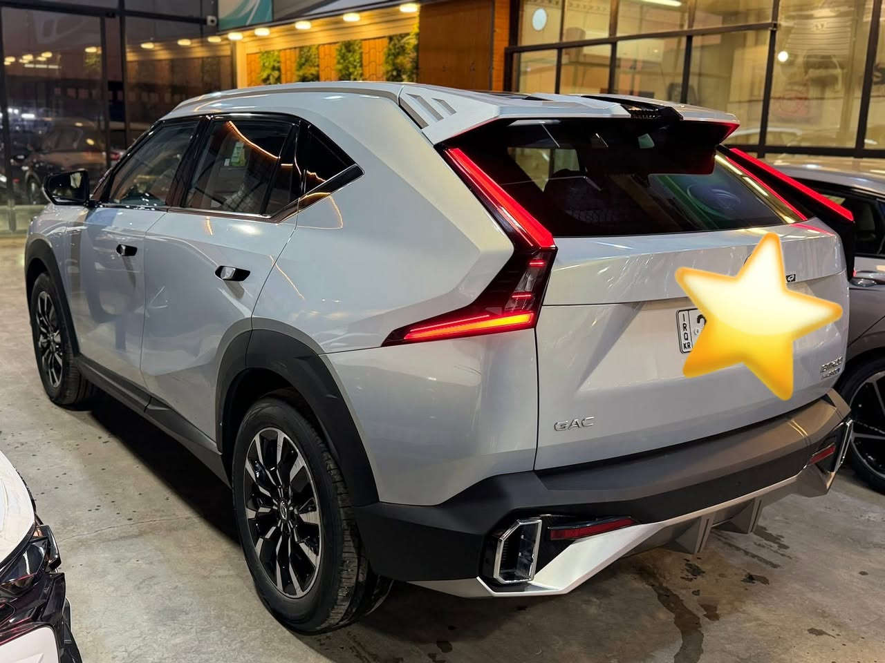 السلام عليكم 
سيارة Emkoo 
شركة GAC 
موديل 2025
كفالة عامة امتياز شركة 
ضمان حقيقي 5 سنوات من الشركة 🔥
4سلندر 
محرك 2.0
هايبرد تشحن نفسها بنفسها من خلال السرعة ✅
ماشية 5000km حقيقي السيارة زيروووووو لوك جديد 
السعر 255$
مكان السيارة واسط -الصويرة 
لا اقبل مراوس فقط بيع ❤️‍🔥

للتواصل ***********
