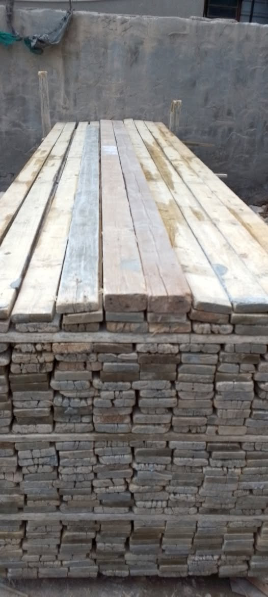 قالب خشب للبيع العدد ٩ مكاعب مشتغل بي شغلتين العنوان بابل رقم الهاتف ***********
