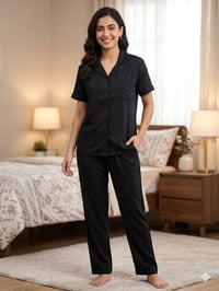 تراك أسود • قميص مريح • مقاسات L XL XXL