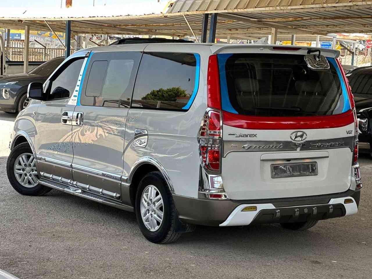 معرض صادق العقرباوي لتجارة السيارات المنطقة الحرة شارع10شمال 
0795106431
هونداي جراند ستاركس 2017لمتد فل كامل  
       🇰🇷🇰🇷🇰🇷🇰🇷🇰🇷🇰🇷🇰🇷🇰🇷🇰🇷🇰🇷🇰🇷🇰🇷.                
   عداد 156الف  كيلو متر.                                  👈فحص كامل 7 جيد بدون ملاحظات
👈بدون صدا او هريان 
👈 فتحات بنوراما 
👈دهان بلاده 
👈 تكييف مركزي أصلي 
👈 شاشه و نفقيشن 
👈غرفة بلاده ولا نقره 
👈 جير وتماتيك 6 غيار 
👈مري جانبيه ضب كهرباء 
👈 كشافات ضباب 
👈كامره رجوع خلفيه 
👈مكيف حامي بارد 
👈جنط 16وكوشوك جديد 
👈لا يحتاج لاي نوع من انواع الصيانه 
👈شباك جنب متحرك 
👈تدفاة و مبردة كراسي 
👈حساسات رجوع 
👈الباص بحال الشركه وتحدي بنظافه 
👈 تحكم طاره مع مثبت سرعة 
👈يمكن التنازل بموجب رقم ضريبي للاستفاده من الرديات 

الموقع المنطقه الحره شارع 10شمال معرض صادق  العقرباوي لتجارة السيارات
للاستفسار . 
***********795106431


**إذا كنت صاحب هذا الإعلان وتريد حذفه لأي سبب، رجاءا أرسل رسالة إلى الدعم الفني**