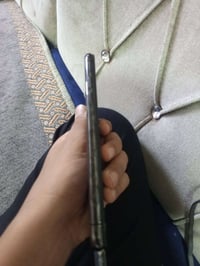 ايفون اكس • شاشة مكسورة • بطارية ٨٠٪