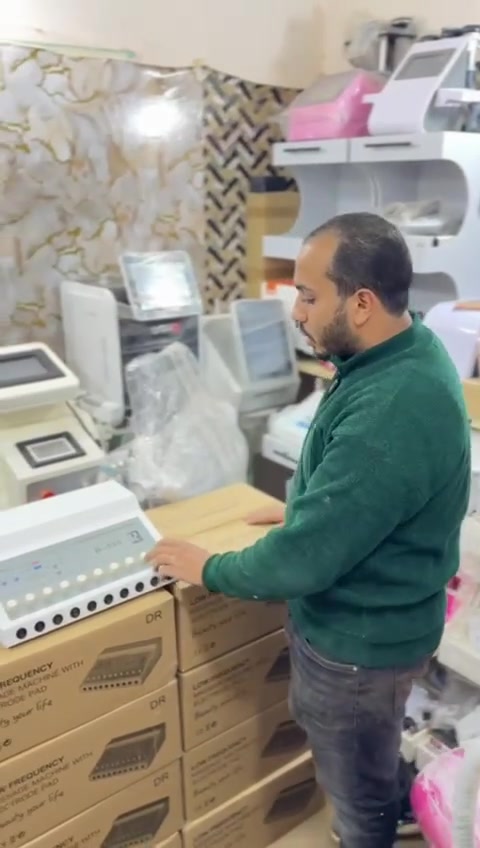 شركة الدكتور  بتقدم  جهاز B333 الاصلي 🔥🔥
ــــــــــــــــــــــ
مكونات الجهاز :
🔟كبل b333
🔟الكتريد كبير 
🔟الكتريد وسط 
🔟استراب صغير 
1️⃣استراب كبير 
2️⃣الكتريد بريست
2️⃣الكتريد لاصق للوجه 
1️⃣كبل باور 

✅جهاز   B333
✅10 قناة للتخسيس الموضعى لمراكز وعيادات التخسيس 
✅الجهاز الرائد فى تقنيه تحفيز العضلات والدهون الكهربائى
4️⃣برامج مختلفه 
شاشه ديجيتال للوقت
ـــــــــــــــــــــ
♻️فكرة عمل جهاز B333 ( جهاز سلندرتون )
🎯تعتمد التقنيه على ارسال صدمات كهربائيه خفيفه الى العضلات لجعلها تنقبض وتنبسط و إرسال نبضات كهربائية إلى الدهون🙃
ـــــــــــــــــــ
للتواصل
 010 21207949


**إذا كنت صاحب هذا الإعلان وتريد حذفه لأي سبب، رجاءا أرسل رسالة إلى الدعم الفني**