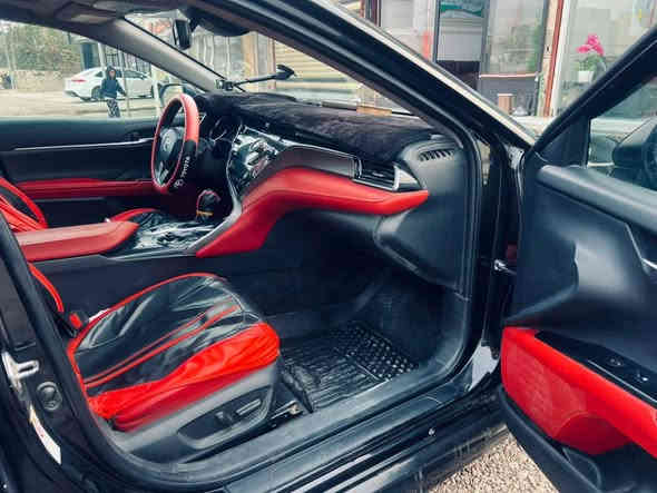 السلام عليكم كامري امريكي ٢٠١٩ xse فول مواصفات
محرك ستة سلندر 
بانوراما 
داخل احمر 
تبريد قطعتين 
ثلاجة 
تحديد مسار 
فول تحكمات 
كشنات كهرباء 
رادار ٣٦٠ درجة 
اوتو هولد 
نظام صوت jBl 
نقطة عمياء
السعر 194 وبيه مجال 
وباقي مواصفات ال xse معروفة تراي للبصرة 
حادثها جاملق وباب خلفي عكس السايق رقم الشاصي موجود بالصور موقع السيارة بغداد
‏‪***********‬‏
