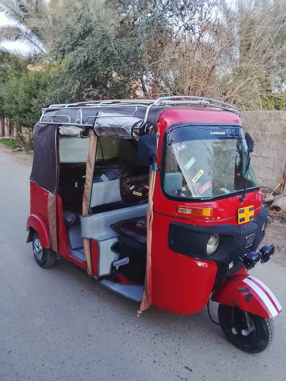 السلام عليكم توكتوك موديل 17 توكتوك جاهزه خير من الله محرك مال20 الرقم ***********  السعر 3500وبيه مجال حك الجيه
