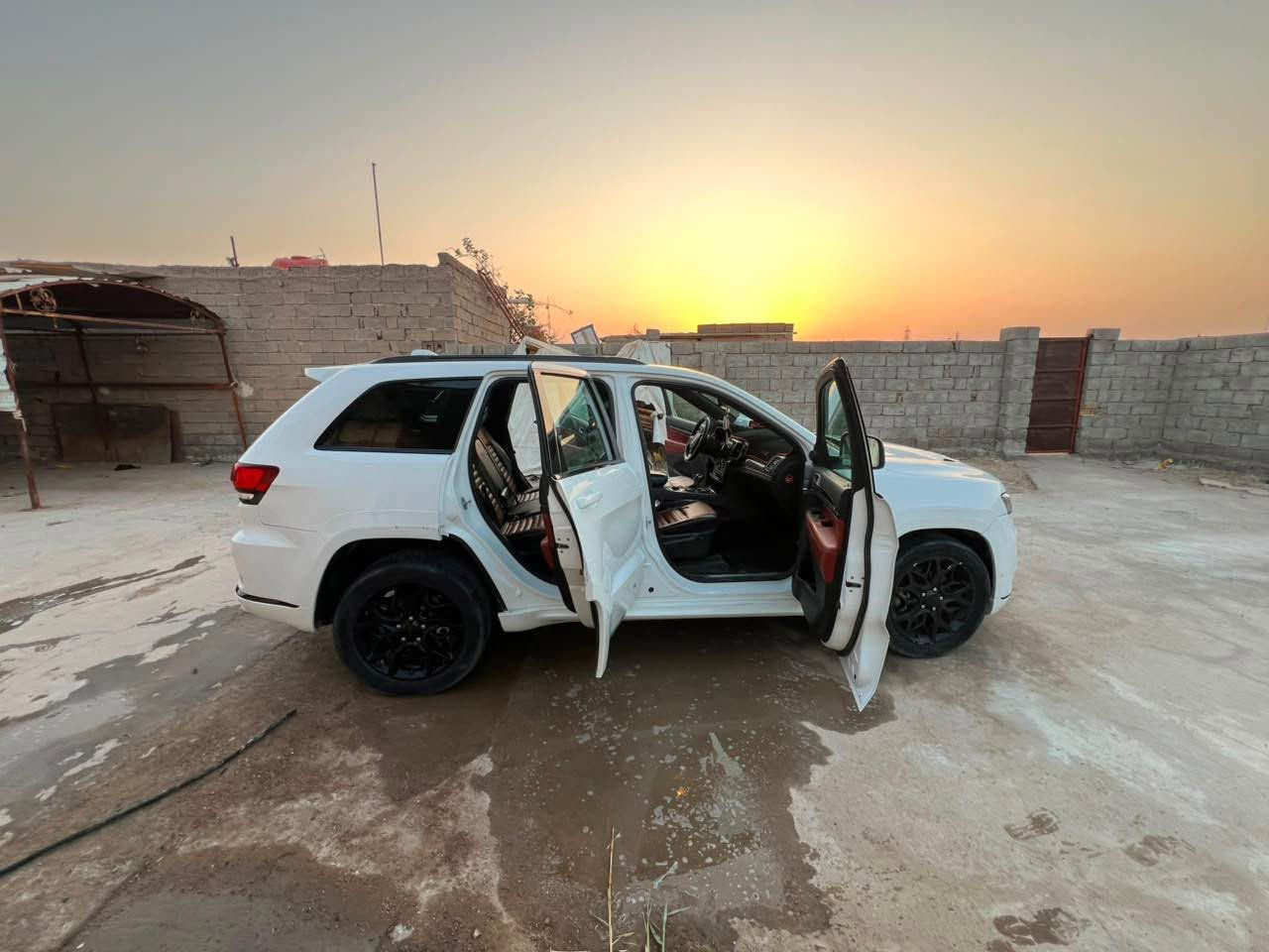 جيب شيروكي خليجي لون ابيض
فئه     S
موديل   21
ماشيه          135 الف كم حقيقي
مكفوله كفاله عامه ما عدا دعاميه شويه تصليح وبعض الملاحضات بسيطه
رقم بصره باسمي
*********** Singapore
