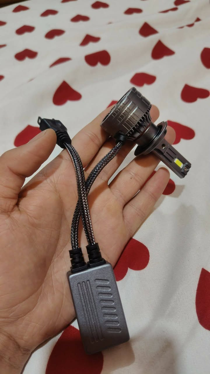 سلام عليكم لايت زنون ابو الفان مال استاركس اصليات سعر60 وهاذ رقمي ***********
