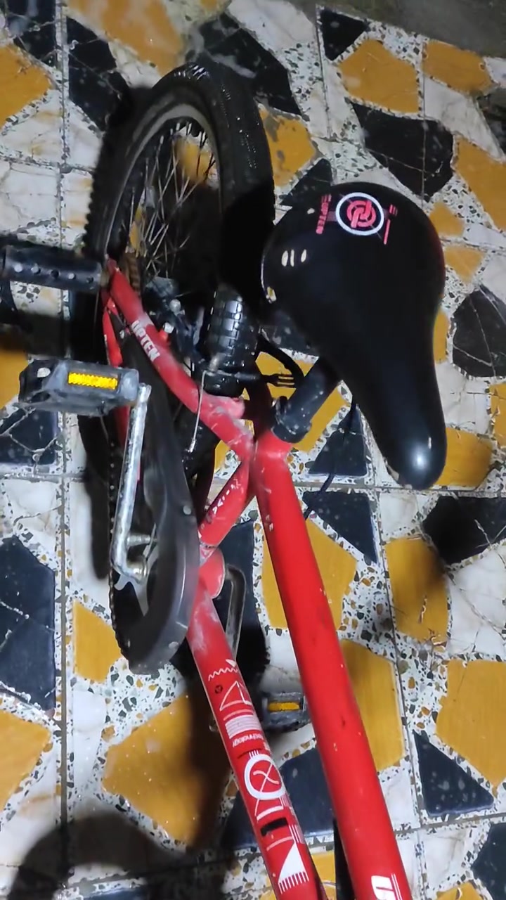 بايسكلات باله ياباني عدد ٢ حجم ٢٠ نظيفات لبيع مكان بصره *********** نوع  
BMX

