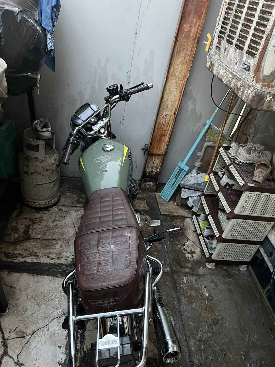 السلام عليكم عندي دراجه للبيع أيراني تاكير 4 كير موديل 2024 الدراجه نضيفه وحلوه كدام العين وتجي شوفه وتفحص مكاني بغداد اتصال ***********بيع أو مراوس سيفان اتصال وتساب ونتفاهم ع سعر البيع
