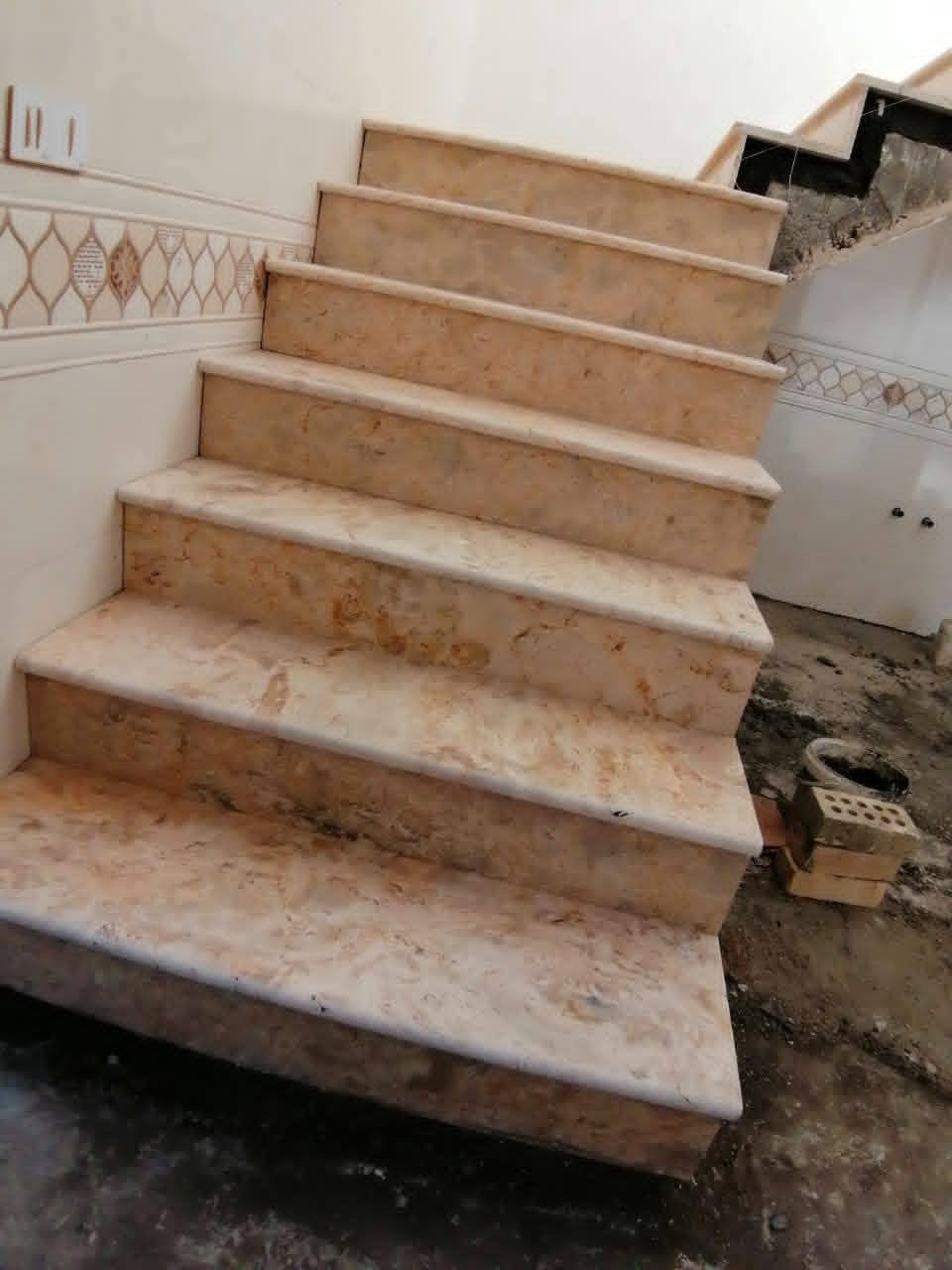 خلفه سيراميك في كربلاء شغل درجه اولى جداري و ارضيه جميع انواع السيراميك مع بورسلين و كاشي شغل كربلاء فقط رقم الهاتف ***********
