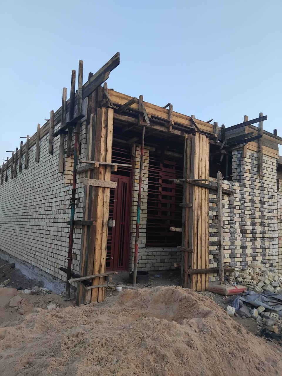 السلام عليكم ابو عبدالله للبناء والمقاولات العامه بناء حديث وحسب الطلب وترميم البيوت ***********
