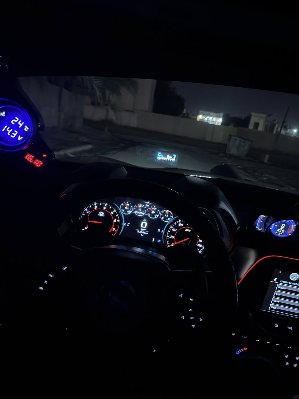 السلام عليكم  صلي ع محمد
للبيع او مراوس ب4 بيبان 
كمارو 2ss فول مواصفات اكتف  2017 كير عادي 🕹️  ماشيه 37mi
صور الحادث مرفوقات. 
جاملغ وبنيد. بدون شواصي  
وبارد شبر فقط قبق جنطه  
رقم بغداد جديد هزه جديده 
الاضافات : 
ثلاجه هولي بورتد امريكا 
ثروتل 105
شوته روتو فاب
هدرز انجنير سبيد 
كام كوستم motion
شياش  وسبرنكات  بطاله  btr 
روكرات  che 
وجه تايمن  وزنجيل   تكساس سبيد 
فكس فيول  
فيت بم zl1 
كاج كان 
حساس afr 
حساس حراره الهواا داخل للمحرك 
ولف حماوه ميشموتو 
واير بلك msd
داون بايب ستيل مع فواصل قفايس للفصل اكتف  
شغل علي الوادي 
وياه بابين مخففات للدوسات وبنيد كاربون محفور للبوق

سيرفز :للسيارة بشهر 12الي يشمل 

كلج دبل جديدUSA_عمبار كلج جديد _بلكات ريسنك _حداديه دبلات اماميه كهرباء _تخم تاير 
خلفي 315 
سيارة جاهزه مجهزه وجايبه رقم دراكي مخيف 
وبلعافيه ع ياخذه.  مكان سياره بابل 
***********. واتس
