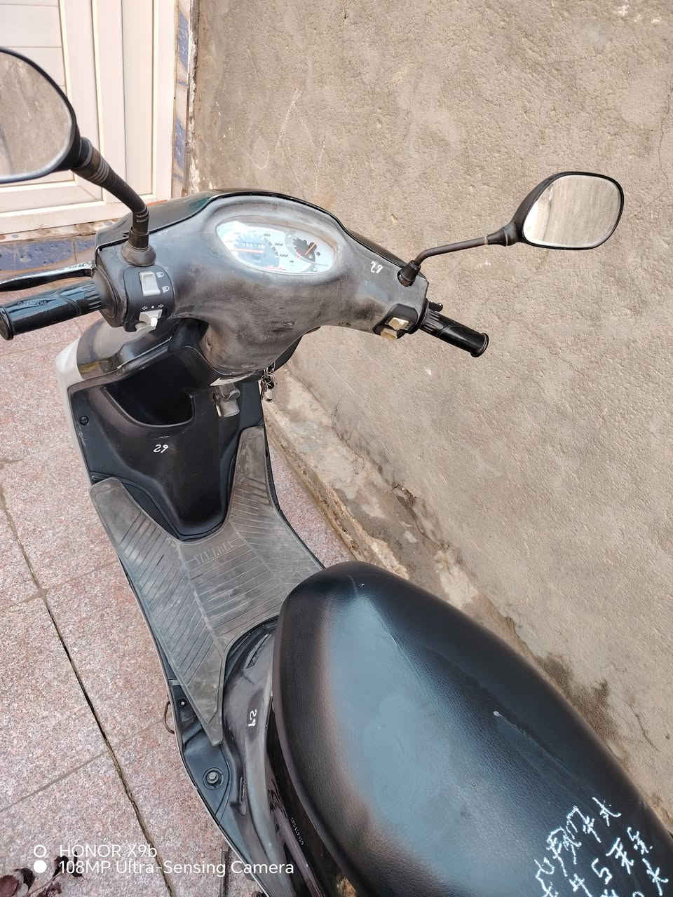 السلام عليكم 
ماكس قجمه دراجة البلادية
كلشي شغال بيها اشاير يمنة يسرة
اكلوب عالي ناصي صلف هندر شغالات
دراجة اي نقص مابيه
المكان حلة حي الأكرمين خلف مستشفى التركي
هذا الرقم بي واتساب  ***********
السعر خاص
