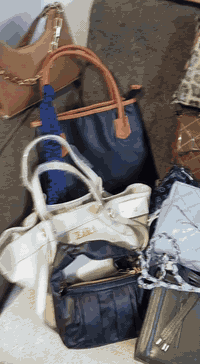 عندي شلعة ملابس اطفال شتائي بهاري  بناتي ولادي  160قطعة اريدهم ب150 تط...