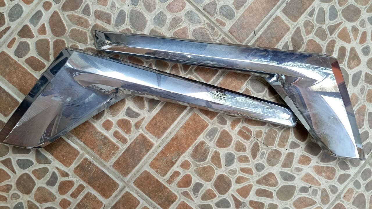 السلام عليكم اخوان اغراض لاندكروز اصلي تفصيخ بدون قطره صبغ للبيع من موديا ٢٠١٧ فما فوق لحيه اماميه وخلفيه اصليات بدون صبغ وشباك اصلي وحواجب  ليريدهن يراسلني ويدلل


**إذا كنت صاحب هذا الإعلان وتريد حذفه لأي سبب، رجاءا أرسل رسالة إلى الدعم الفني**