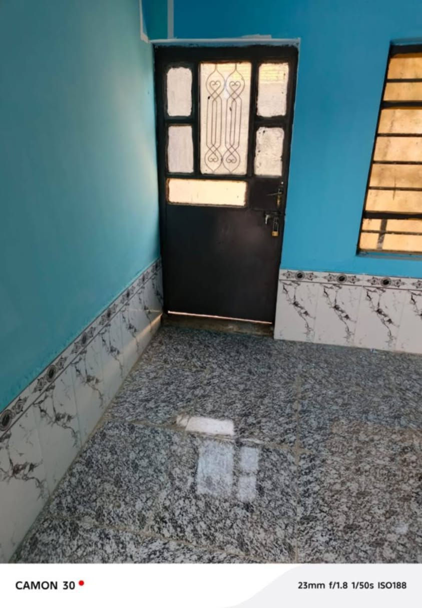 بيت للايجار 200متر 
يتكون من غرفتين كبار وصاله مطبخ صحيات طارمه 100 متر ملحقاته كيزر تانكي ماطور مغاسل قرب جسر الهولندي نزله السبيس او الجامعه التقنيه ايجار 250
#تواصل_خااص


**إذا كنت صاحب هذا الإعلان وتريد حذفه لأي سبب، رجاءا أرسل رسالة إلى الدعم الفني**