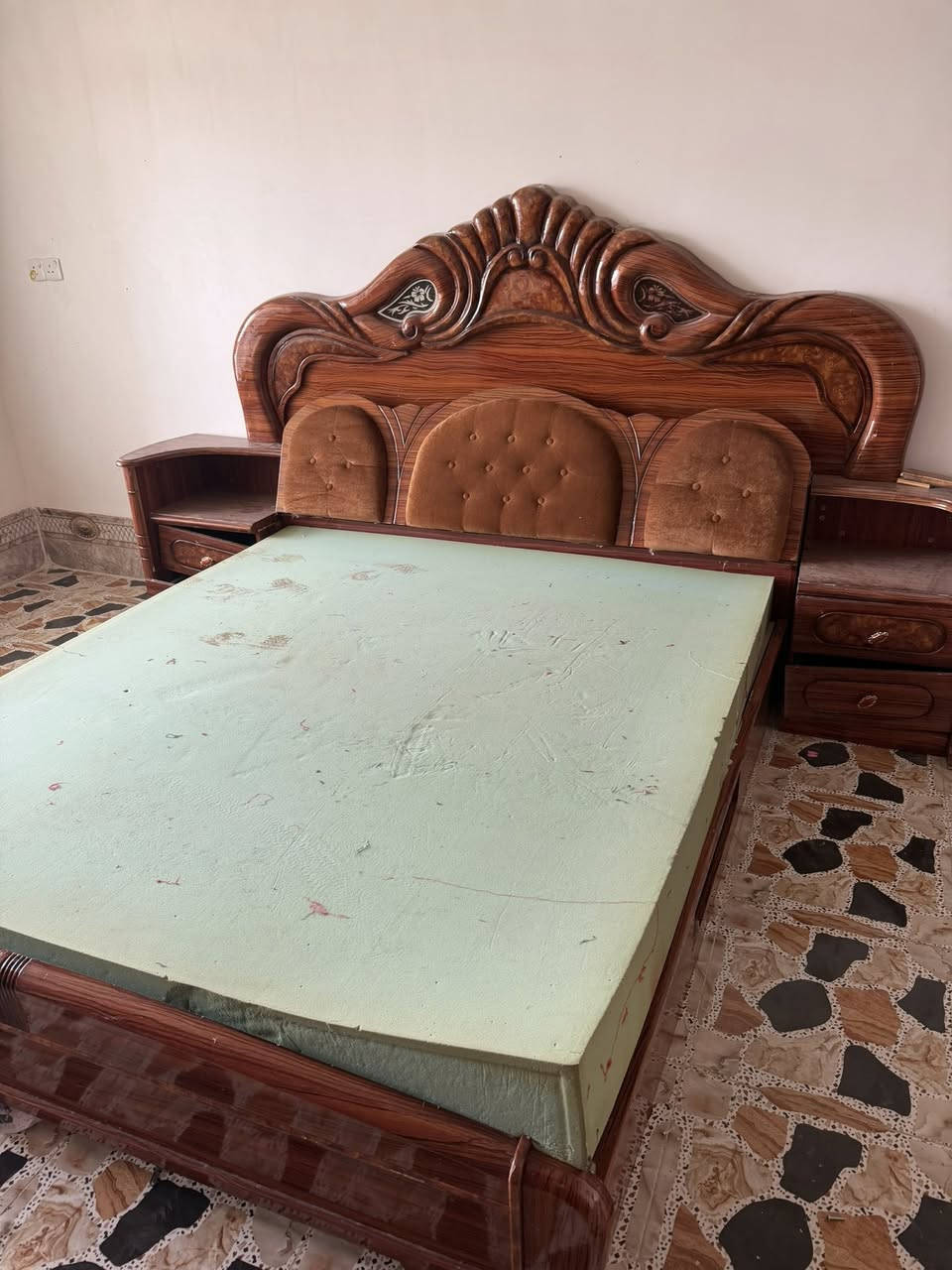 غرفة ماليزي مثل ماوضحه كدامكم سعرها 250 للاستفسار ***********
