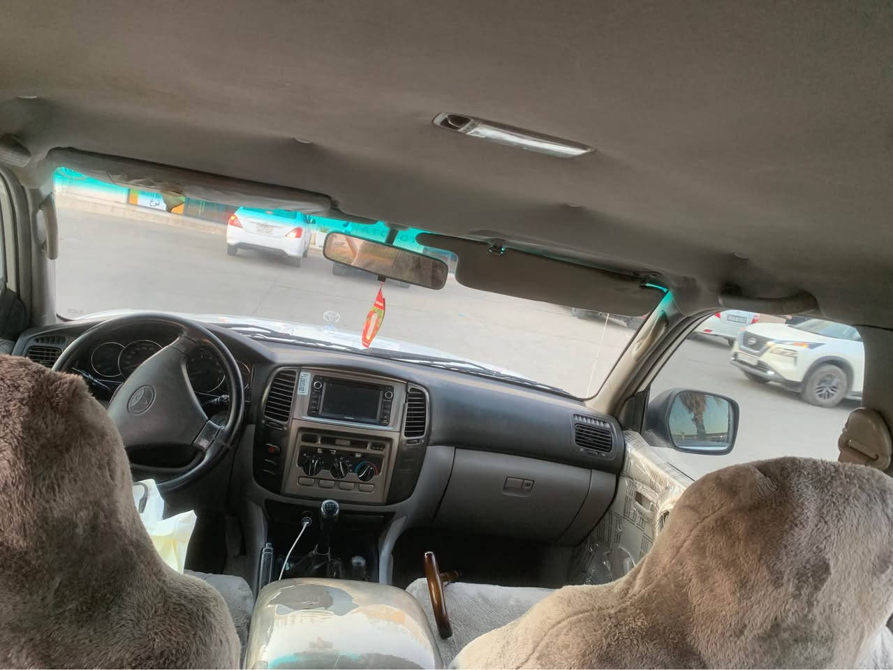 مونيكا موديل ٢٠٠٢ بي سبوخ ٢بن ده رگاي سارده كوته ته بريد سارد و گه رم به شه رت سه نه وي  تا ٢٠٢٨نويه  ده بل سپيره  تازه ٥تايه و ويلي نويم تازه بو به ستاوه پيش اكسله ته قه و ره قه ي به شه رت سه ياره كه نويه   شوين  هه ولير  *********** أربيل, العراق
