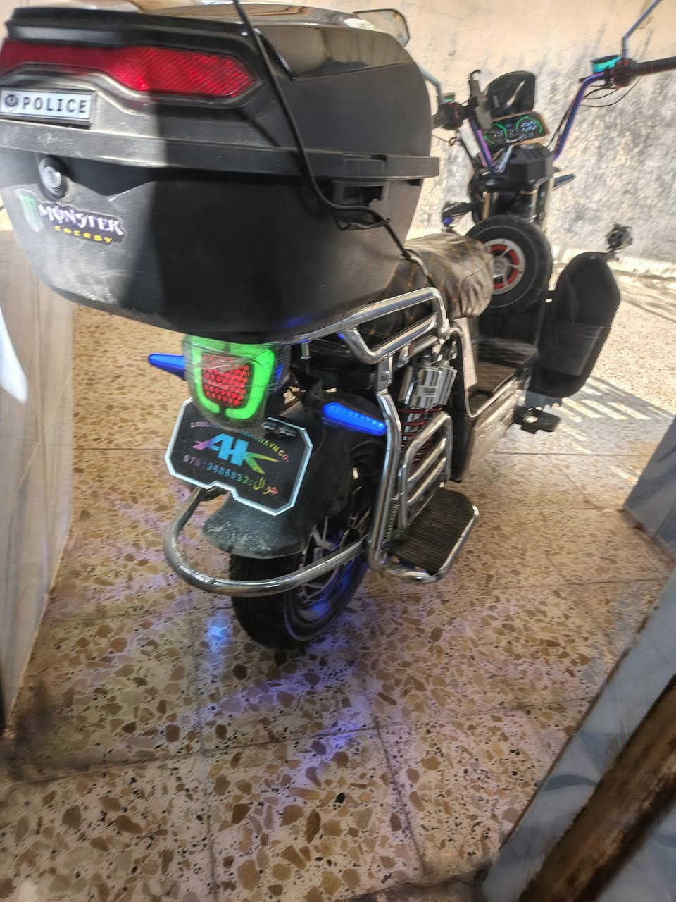 السلام عليكم☺
دراجه شحن 🔋⚡للبيع مثل مموضح بل صوره صارله شهر ونص من مشدوده دراجه نضيفه
سعر800 اي استفسار ***********
