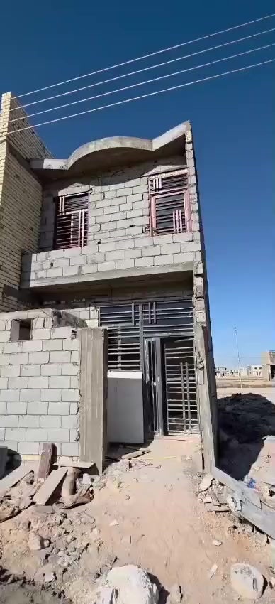 السلام عليكم في كربلاء صف جامعه كربلاء عن الامام 4 كيلو عندنا هاي الدار مستعجلين على بيعها 50 متر السعر 34 طابق ونص مجمع سكني كامل خدمات بينقص بس واجهيه وتشطيب كهرباء طابو زراعي سند 25 قرار محكمه حجز لحق***********
***********‬‏
