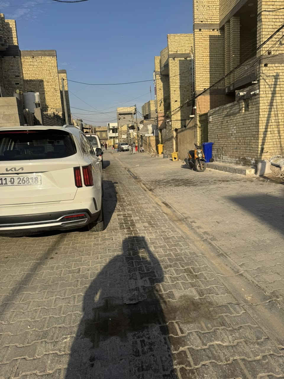 السلام عليكم ورحمة الله وبركاته ارض للبيع خلف الملعب 100مربع 10في 10 بصف الركن للستفسار هاتف ***********
