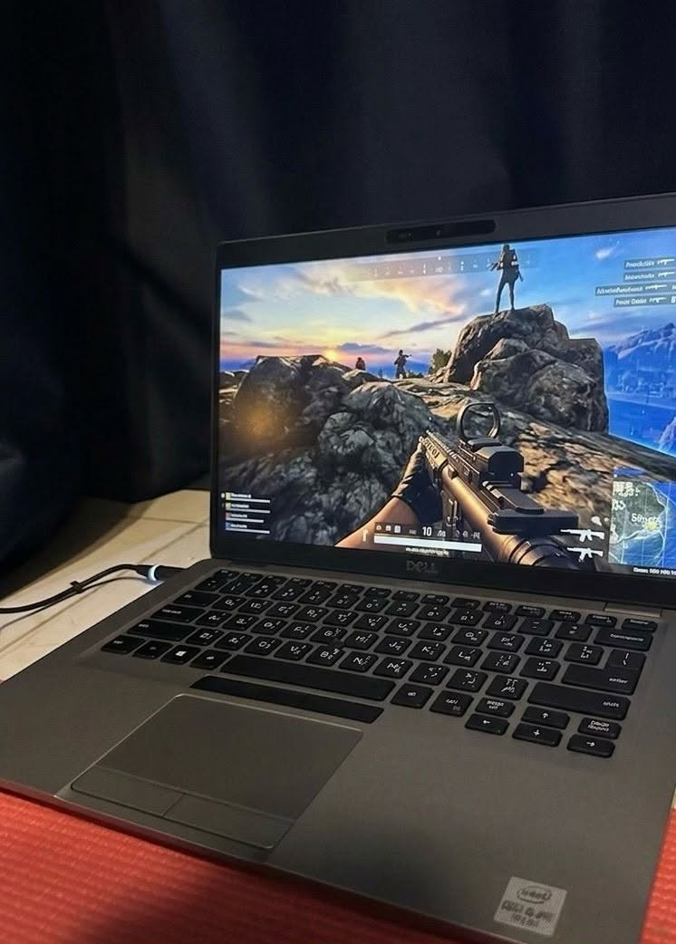 لابتوب Dell (جيل حديث - نظيف حال حال  الجديد

استخدام شخصي لفترة بسيطة   

المواصفات الفنية (الحديثة):

• الموديل: Dell  (تصميم عملي وأنيق سوبر سلم وزن خفيف ).

• المعالج: Intel Core i5جيل 10 - (أداء جداً عالي، أحدث وأسرع بهواية من الأجيال القديمة).

• الرام: 8GB DDR4  قابل للتطوير إلى 32 GB ).

• كرت الشاشة: Intel 4GB قابل للتطوير Graphics (هذا الجيل الجديد يفتح برامج وألعاب بسلاسة عالية 4GB ).

• الهارد: 256GB SSD NVMe (أسرع أنواع الهاردات حالياً، الجهاز يشتغل بلمحة بصر هم قابل للتطوير ).

• الشاشة: 14 إنش (وضوح عالي ومريحة للعين).

الأداء الفعلي للجهاز:

1. بالألعاب: بفضل معالج الجيل10 المتطور، الجهاز يشغل ألعابكم المفضلة بكفاءة:

• ببجي (PUBG).

• GTA V.

• ألعاب كرة القدم (FIFA / PES).

1. للشغل الهندسي والتصميم: المعالج والكرت مصممين حتى يتحملون لود قوي:

• برامج الهندسة (AutoCAD, Revit).

• برامج المونتاج والتصميم (Photoshop, Premiere).

• برامج الدراسة والبحوث والمحاسبة.

1. الحالة والنظافة: الجهاز "أخت الجديد"، نظافة 100%، ما مفتوح ولا مصلح ولا بيه أي شخط، استخدامه جداً قليل.

4.:

• كيبورد عربي/إنجليزي أصلي.

• كاميرا واضحة وميكروفون نقي جداً للدروس والاجتماعات.

• منافذ: USB 3.0 + HDMI + Type-C + LAN.

1. الملحقات: الشاحن الأصلي مالته.

.السعر 350الف قفل


**إذا كنت صاحب هذا الإعلان وتريد حذفه لأي سبب، رجاءا أرسل رسالة إلى الدعم الفني**