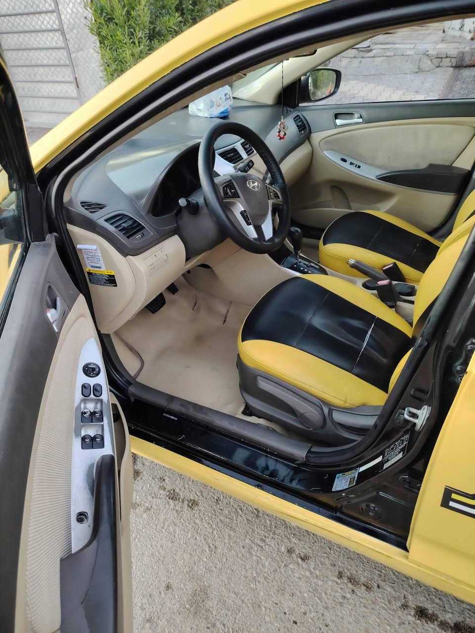 مر خصت الادمن
اكسنت وارد أمريكي موديل 2013 جي تي اي  حادثه قبق الجنطه فقط

وطخه بالبنيد باتري جديد صدر عام  جديد دوشمه عامه  تخم تاير جديد تبريد منضومه كامله جديده فول

هيئه وغرامات مصفره سياره بسمي ثاني يوم احولك

 سياره خير من الله مكاني الحسينيه الراشديه (سعر ٨٢)وبيه مجال 

رقمي *********** وات ساب
*********** اتصال
