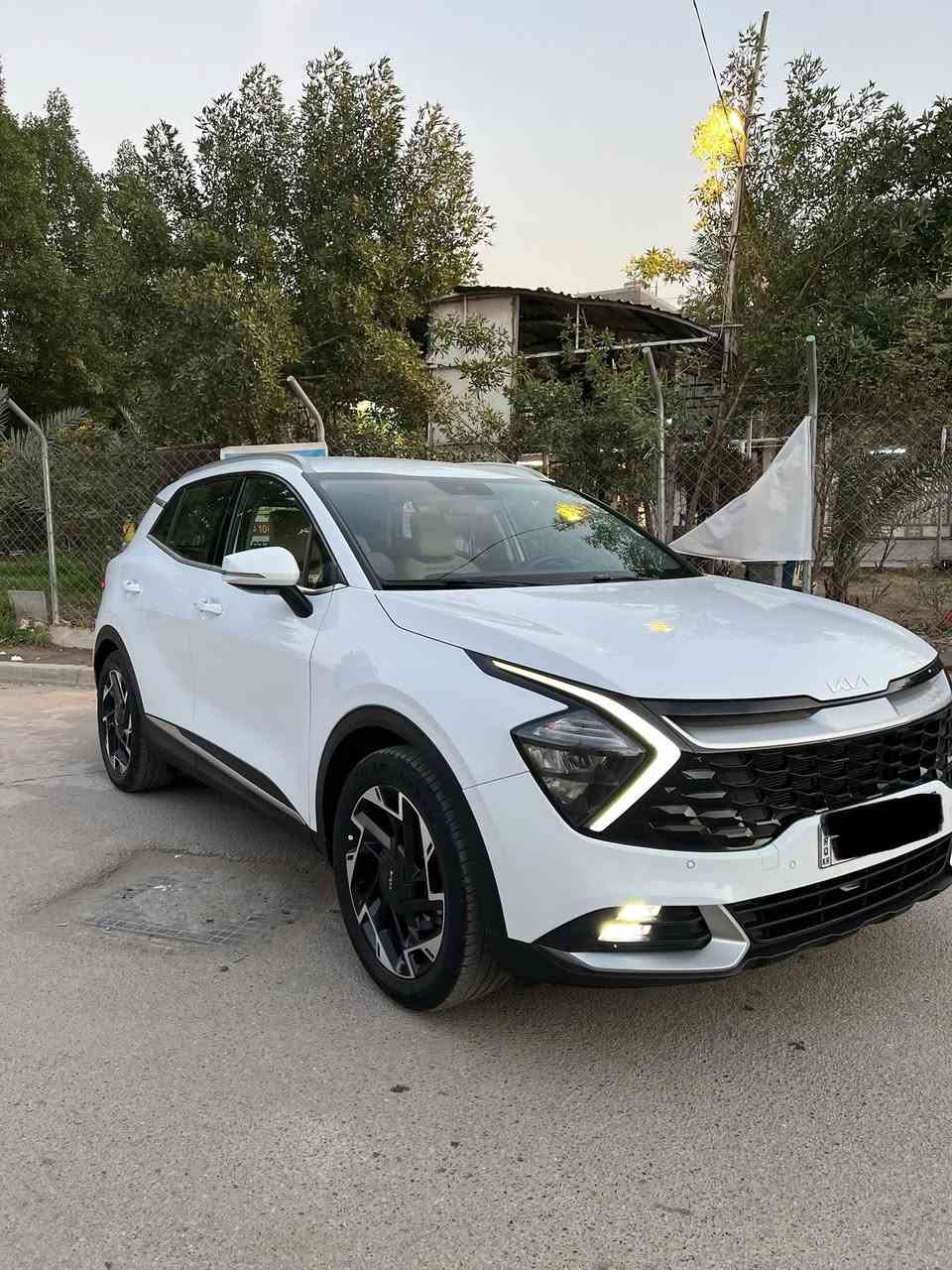 السلام عليكم
كيا سبورتج خليجي وكاله نم
موديل 2023 
رقم اربيل دولي بأسم شركة الق تاج البنوك تريد تحويل او وكاله مضمون
مكفوله كفاله عامه 
ماشيه 37 الف 
السيارة فول عدا البانوراما
بصمه تشغيل عدد 2 
ترحيب عند الاقتراب 
تشغيل عن بعد 
لايت زنون + LED 
بك لايت LED 
شاشه Apple Car play
صندوق كهرباء 
مري قابله لطي ( شفط)
مقاعد كهرباء 
تبريد شاشة 
تدفئة مقود 
تدفئة مقاعد 
أوضاع القيادة Drive Mode
فحص أنظمة السيارة
مثبت سرعه Cruise
هاند بريك بصمه 
اوتو هولد Auto Hold
نظام مانع الانزلاق 
نظام نزول النحدرات 
اشارة في المرايا الجانبية
 رادرات جانبية 
حساس ضغط الإطارات 
قطعتين تبريد 
الاناره الداخليه LED 
مكان السيارة: بغداد 
سعر:218$ بيه مجال بسيط  
رقم الهاتف: ***********
