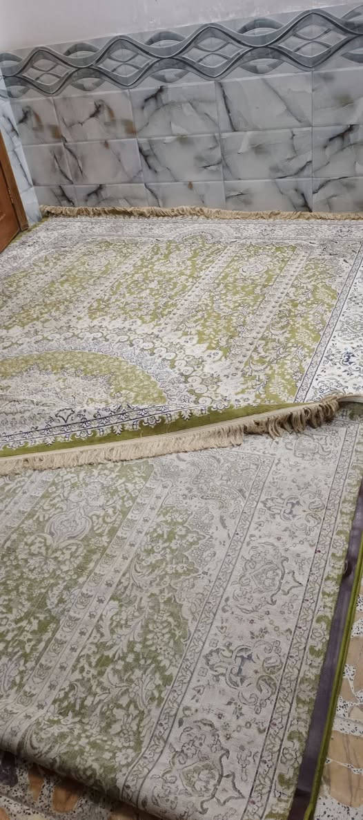 زوليه تركي ثقيل لون اخضر فستقي قياس 4×5
للبيع السعر 75 
عنوان كربلاء حي المهندسين قرب حي العامل 
***********
